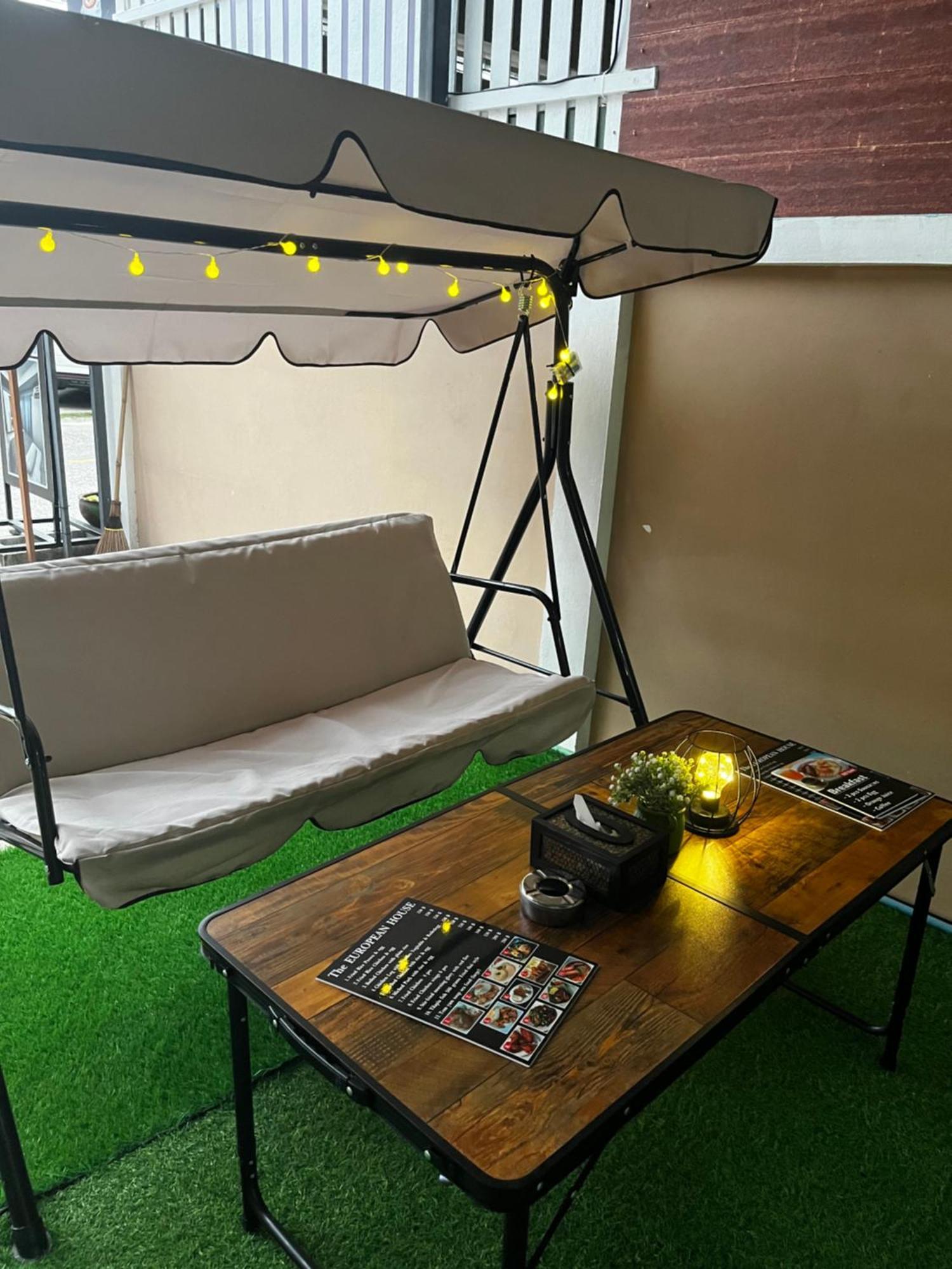 The European House Pattaya Bed & Breakfast Екстериор снимка