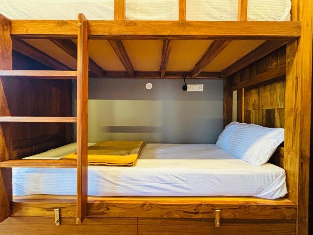 The European House Pattaya Bed & Breakfast Екстериор снимка